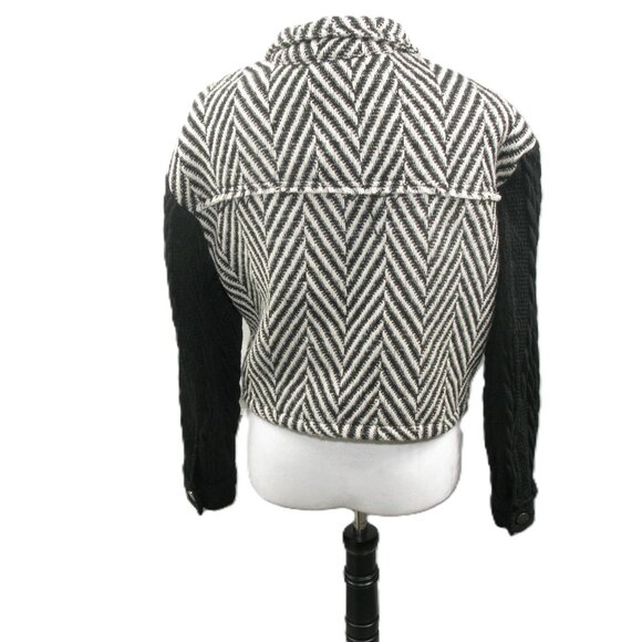 NWOT Grace + Karma Black/White Button Front Cropped Blazer Size Small - Picture 4 of 6